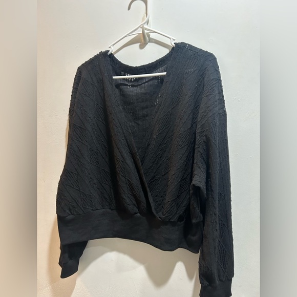 💥3/$10💥Casual Solid Deep V Neck Top Long Sleeve Black Plus Size - Picture 4 of 5